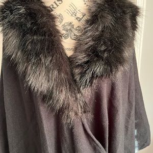 New faux fur collar poncho